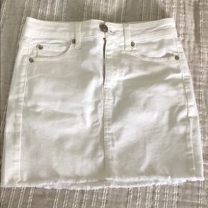 Size 4 never worn American eagle mini skirt!